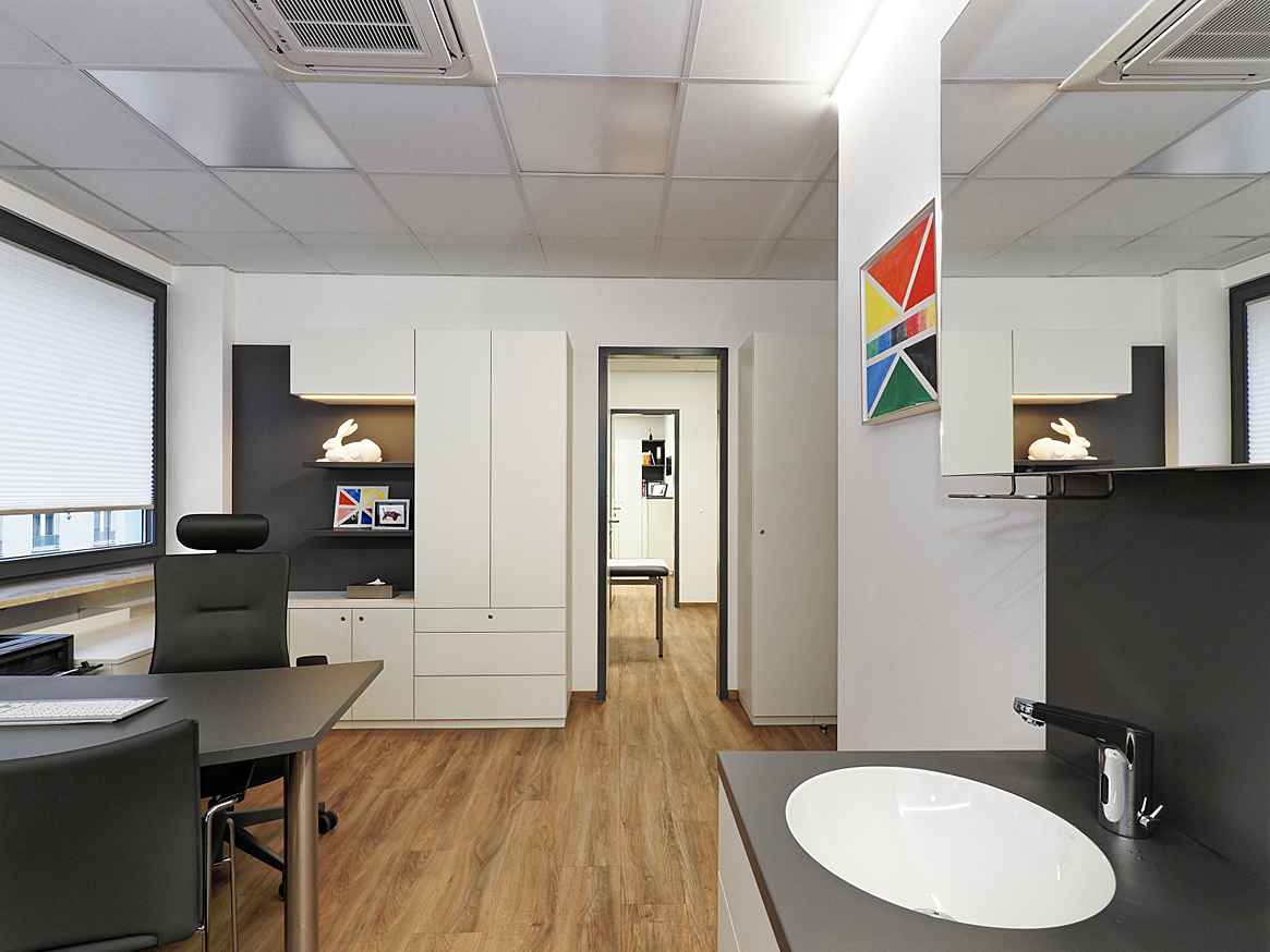 Arztzimmer · © Rainer Elpel