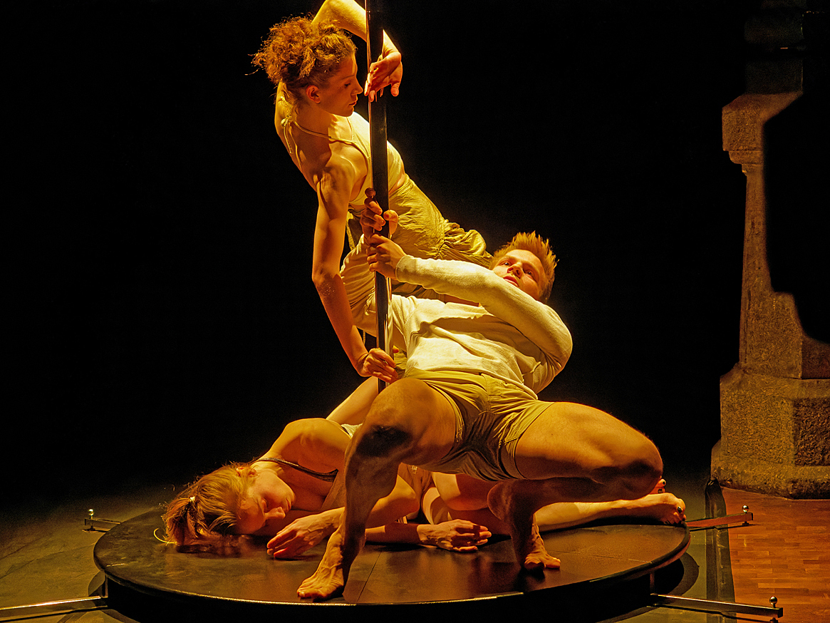 Tanzgruppe · © Rainer Elpel