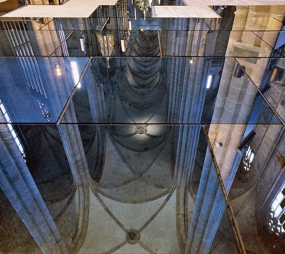 Kunstprojekt in der Kirche · © Rainer Elpel